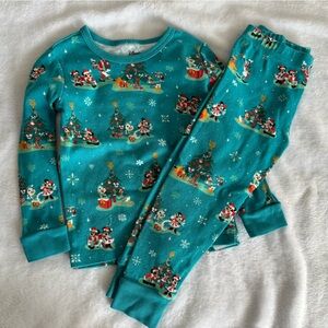 ❤️Disney 🎄 Christmas 18-24 month mickey pjs